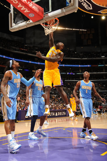 于在自由球 于在自由球