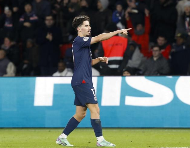 轻的阵容特 轻的阵容特